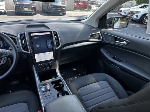 Certified 2023 Ford Edge SE w/ Black Appearance Package AWD/4WD image 17