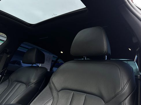 Used 2019 BMW 740i w/ M Sport Package image 22