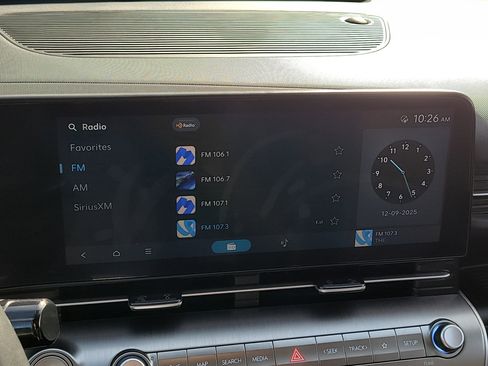 Used 2025 Hyundai Kona SEL image 23