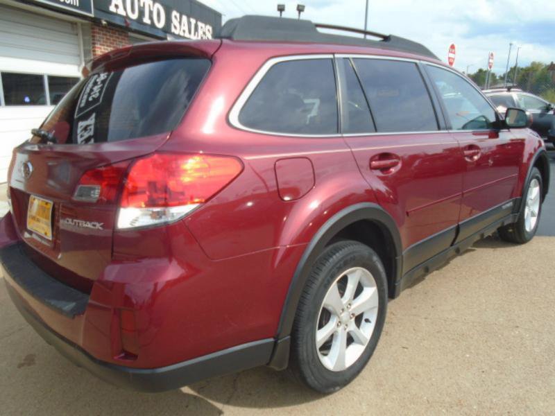 Used 2014 Subaru Outback 2.5i Premium w/ Moonroof Package AWD/4WD image 3