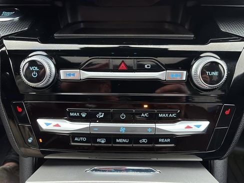 Used 2022 Ford Explorer ST-Line w/ Class IV Trailer Tow Package image 26