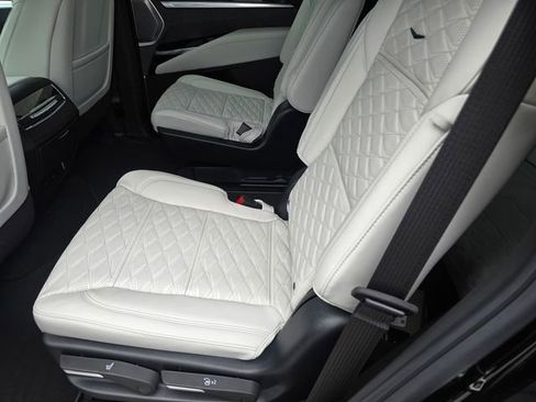New 2026 Cadillac Escalade Platinum Sport AWD/4WD image 13