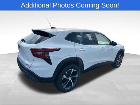 Used 2024 Chevrolet Trax RS w/ Driver Confidence Package FWD image 7