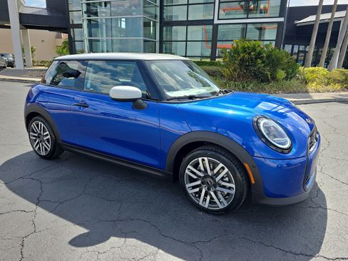 New 2025 MINI Cooper S image 2
