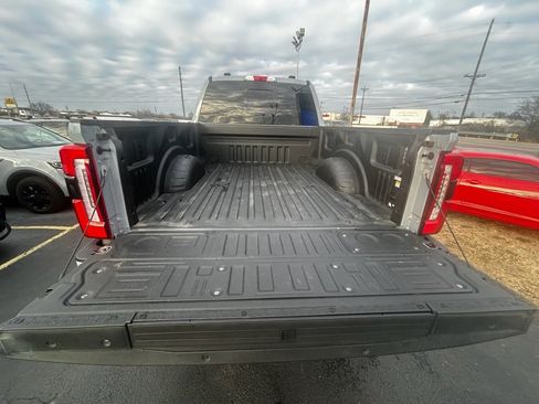Used 2024 Ford F250 Platinum image 24