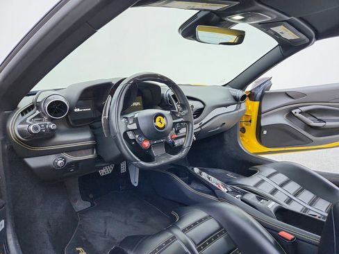 Used 2021 Ferrari F8 Tributo image 25