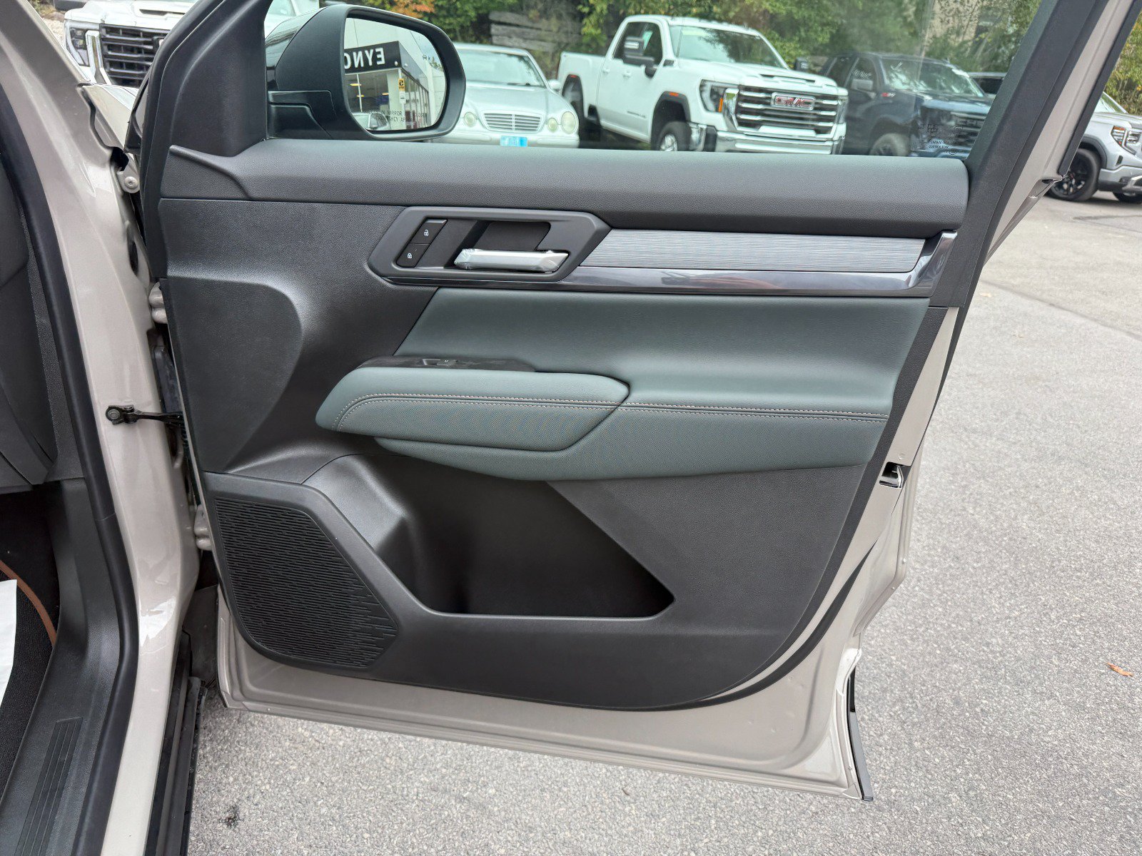 New 2027 GMC Terrain AT4 AWD/4WD image 23