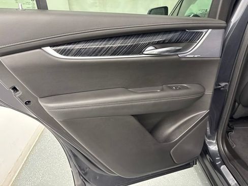 Used 2023 Cadillac XT6 Premium Luxury AWD/4WD image 18