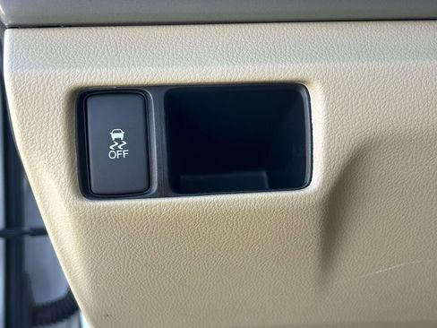 Used 2011 Honda Accord LX-P image 19