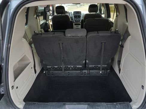 Used 2018 Dodge Grand Caravan SE w/ UConnect Hands-Free Group FWD image 26