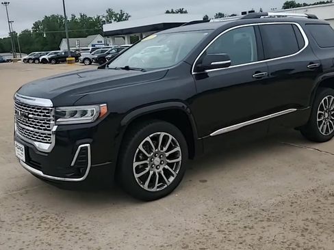 Used 2021 GMC Acadia Denali w/ Denali Technology Package AWD/4WD image 4