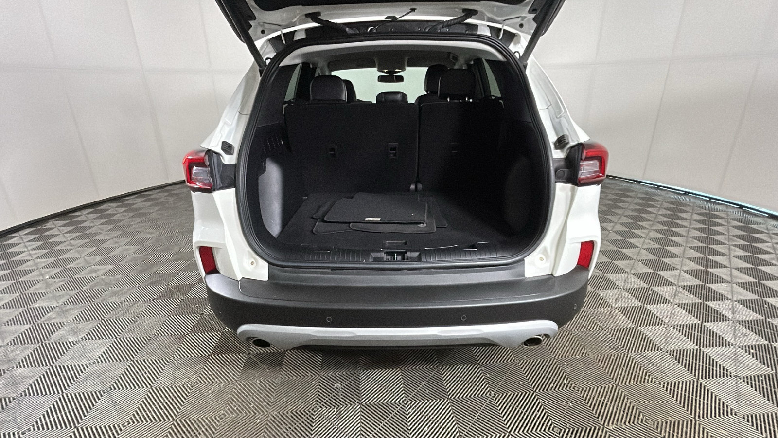 Used 2024 Ford Escape Platinum AWD/4WD image 34