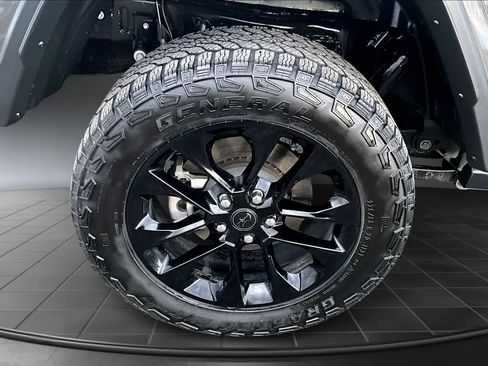 Used 2024 Jeep Gladiator Sport image 35