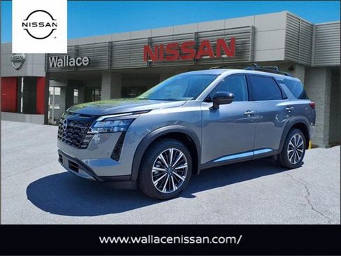 New 2026 Nissan Pathfinder Platinum w/ Cargo Package AWD/4WD image 1