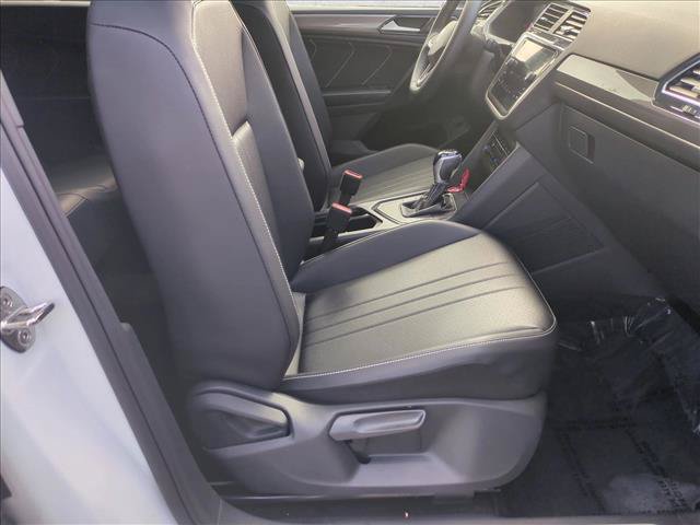 Used 2023 Volkswagen Tiguan SE R-Line FWD image 21