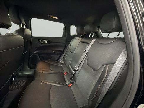 Used 2024 Jeep Compass Trailhawk image 18