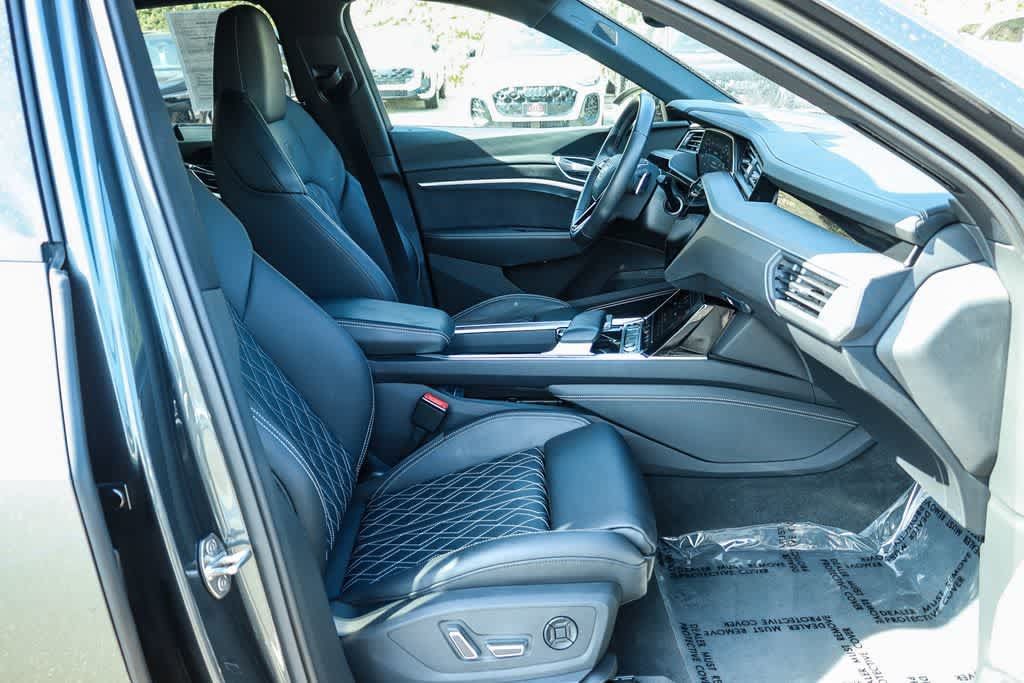 Used 2023 Audi e-tron S Prestige w/ Prestige Package AWD/4WD image 15