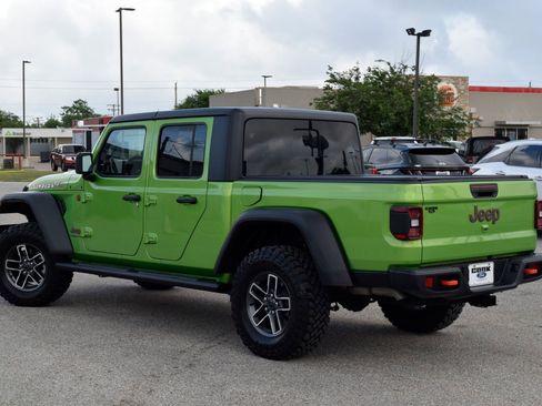 Used 2025 Jeep Gladiator Mojave w/ Convenience Group AWD/4WD image 4