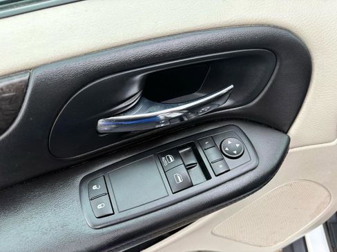 Used 2013 RAM C/V Tradesman image 18