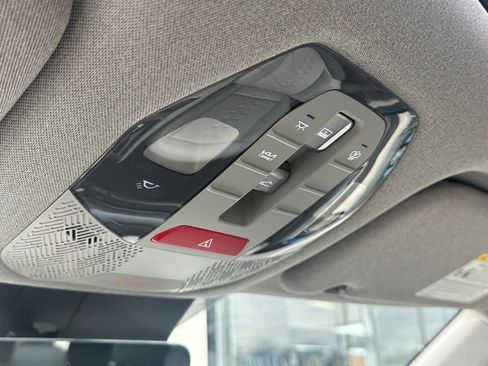 Used 2025 Kia EV9 Wind image 36