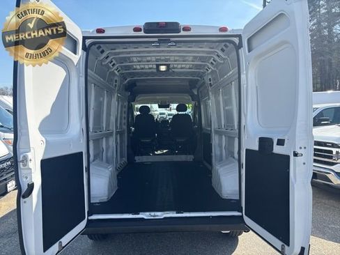 Used 2025 RAM ProMaster 2500 w/ Convenience Group image 5