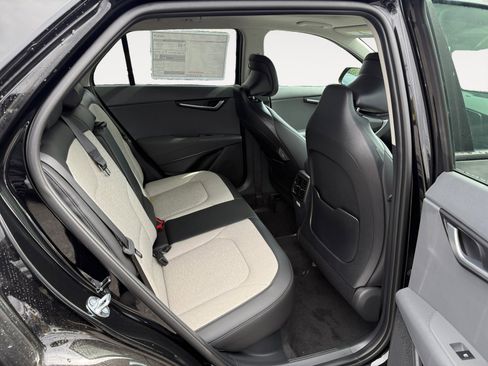 New 2025 Kia Niro SX Touring image 18