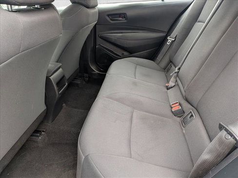 Used 2022 Toyota Corolla LE image 15