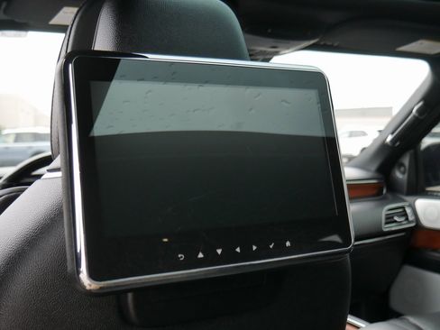 Used 2019 Lincoln Navigator L Reserve image 32