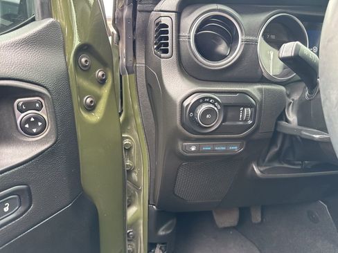 Used 2023 Jeep Wrangler Unlimited Sahara w/ Cold Weather Group image 7