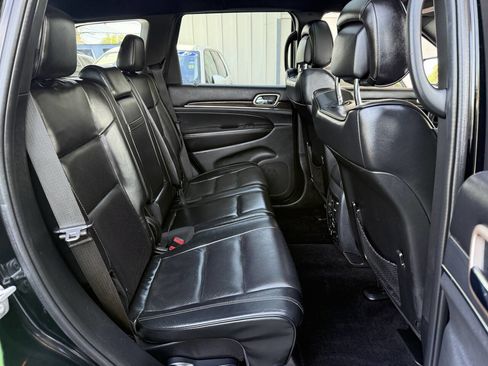 Used 2017 Jeep Grand Cherokee Overland w/ Jeep Active Safety Group image 20