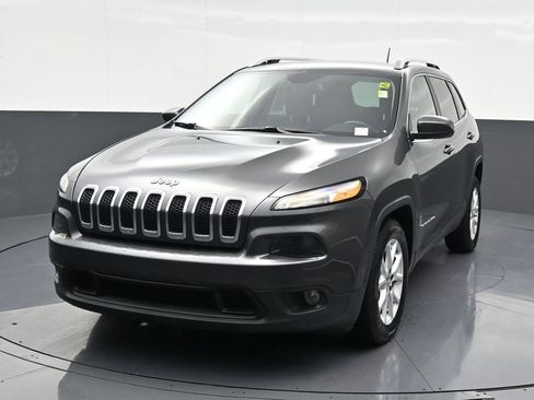 Used 2016 Jeep Cherokee Latitude image 9