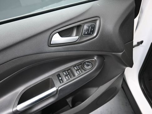 Used 2019 Ford Escape Titanium image 21