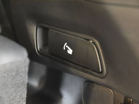 Used 2024 Mitsubishi Outlander SE FWD image 37