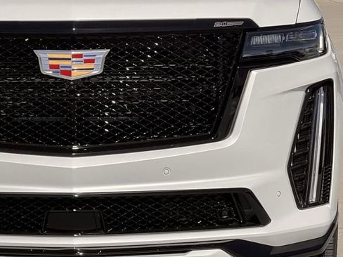 Used 2024 Cadillac Escalade V image 10