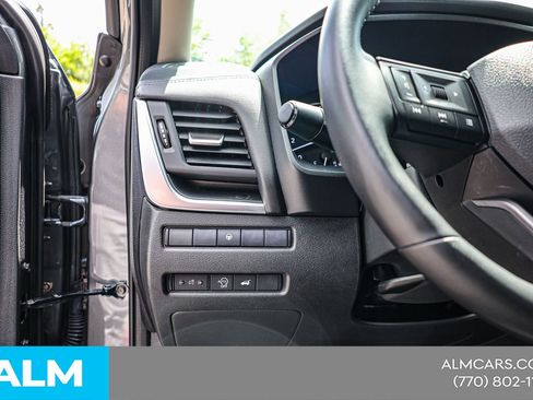 Used 2025 Nissan Rogue SV image 21