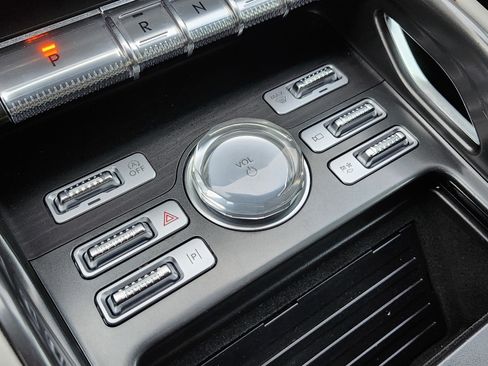 Used 2024 Lincoln Nautilus Reserve image 35