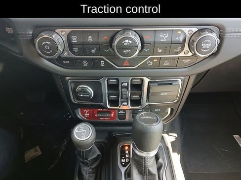 New 2025 Jeep Gladiator Mojave w/ Safety Group image 24