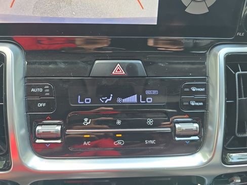 Used 2021 Kia Sorento SX AWD/4WD image 19