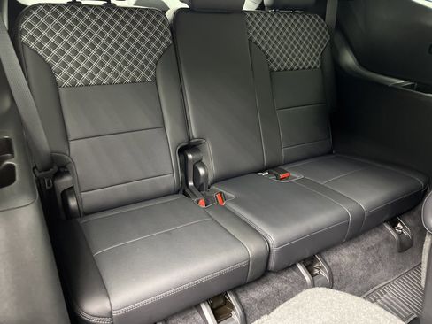 Used 2025 GMC Acadia Denali w/ LPO, Floor Liner Package image 20