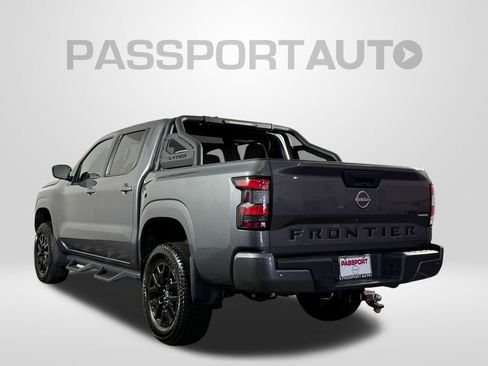 Used 2023 Nissan Frontier SV w/ Midnight Edition Package image 6
