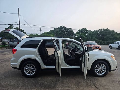 Used 2016 Dodge Journey SXT FWD image 53