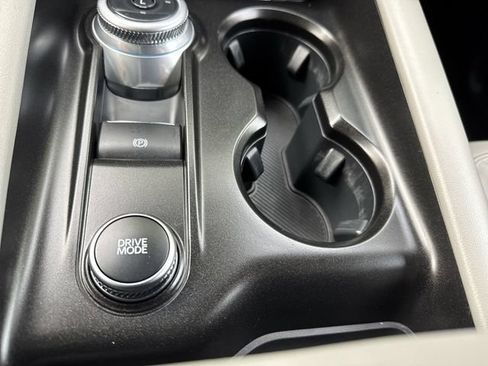 Used 2025 Ford Explorer Active w/ Active Comfort Package RWD image 29