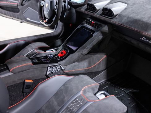 Used 2024 Lamborghini Huracan Sterrato AWD/4WD image 34