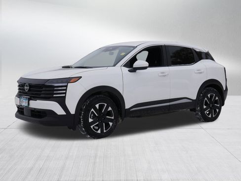 Certified 2025 Nissan Kicks SV w/ Illumination Package image 3