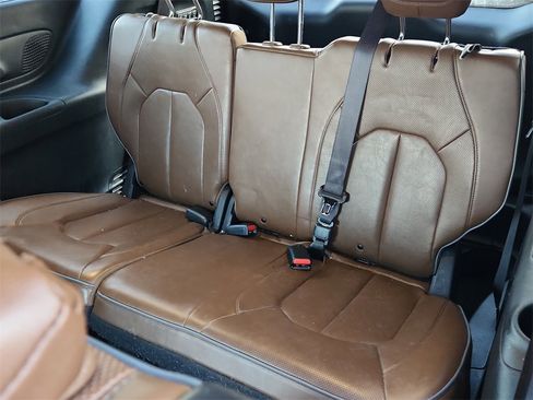 Used 2020 Chrysler Pacifica Limited w/ Advanced Safetytec Group image 12