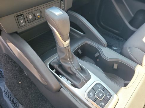 New 2026 Nissan Frontier SV w/ All-Weather Content Package AWD/4WD image 28