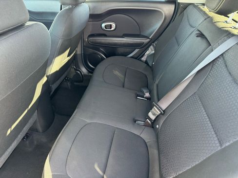Used 2015 Kia Soul + image 16