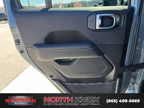 New 2026 Jeep Gladiator Sport AWD/4WD image 15