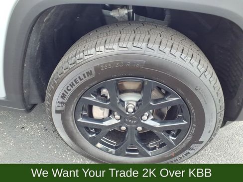 Used 2025 Jeep Grand Cherokee 4WD image 29