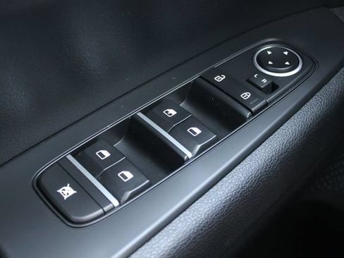 Used 2024 Kia Forte LXS w/ LXS Technology Package FWD image 17